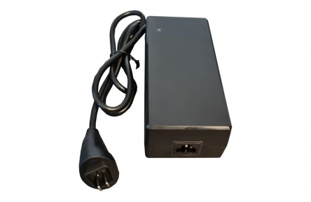 acculader voor diverse Phylion accu’s, fietslader 3-polig 36V 2A (Zie foto voor connector)