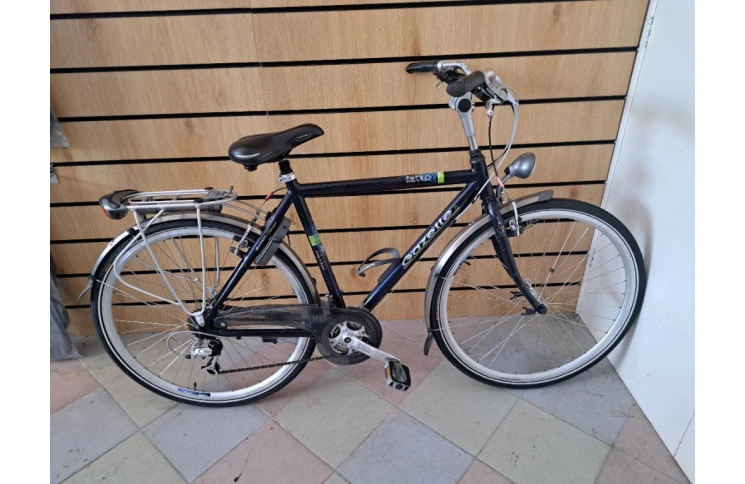 Sporty man's bicycle Gazelle Medeo